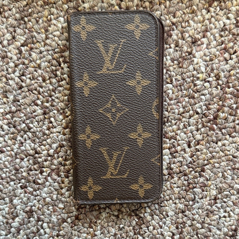 Louis Vuitton Classic Monogram Phone Case
